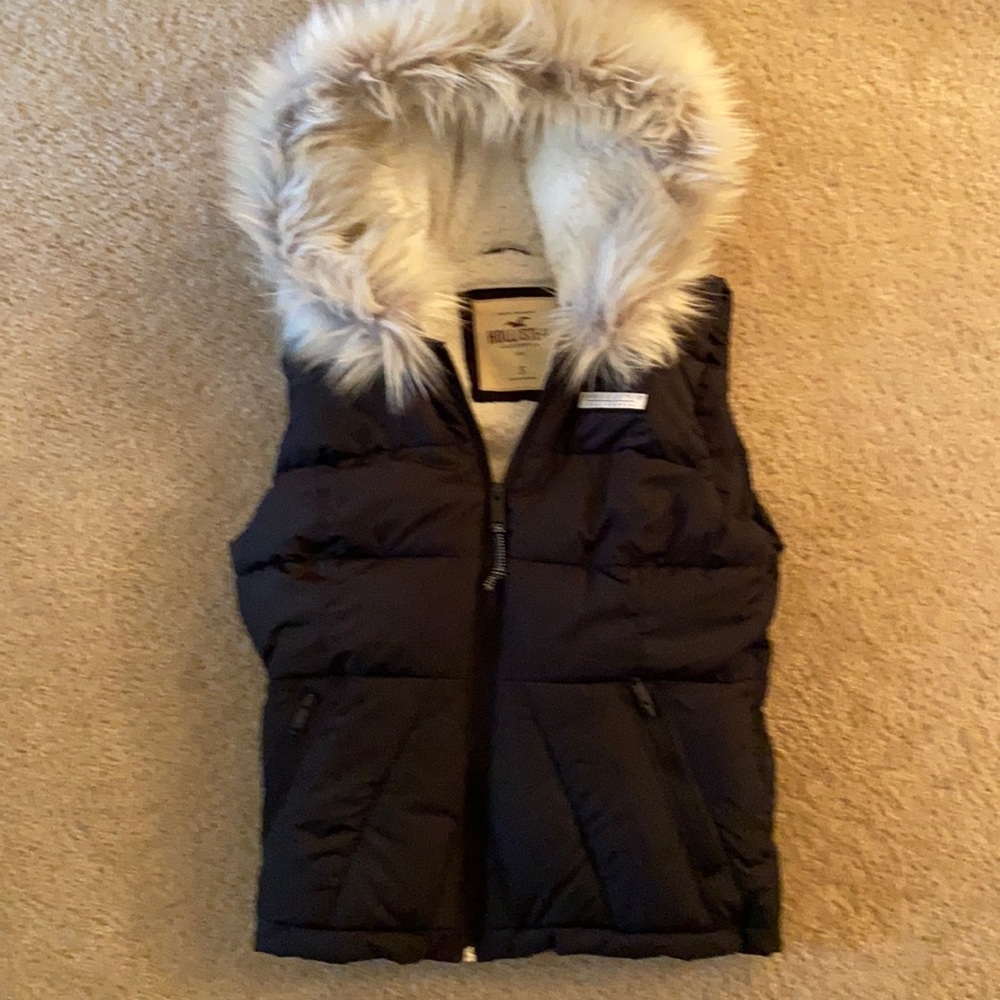 Hollister hooded vest with removable faux fur